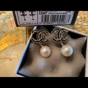 Chanel Earrings Authentic